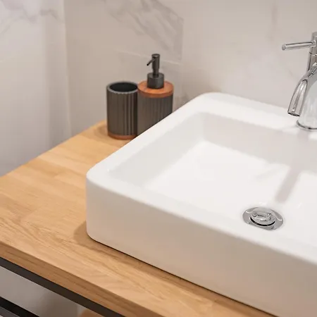 Apartment Halo Tres *